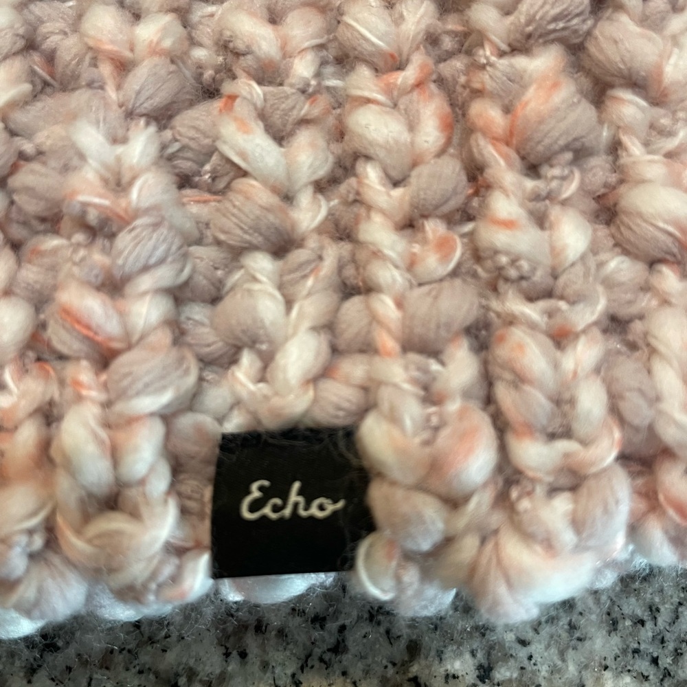 Pink winter hat - Picture 4 of 4